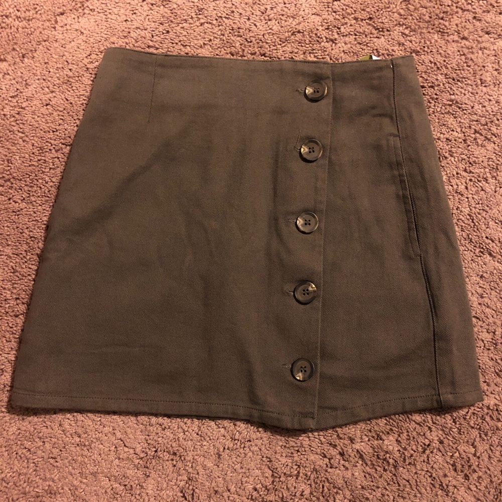 Khaki/olive miniskirt with buttons